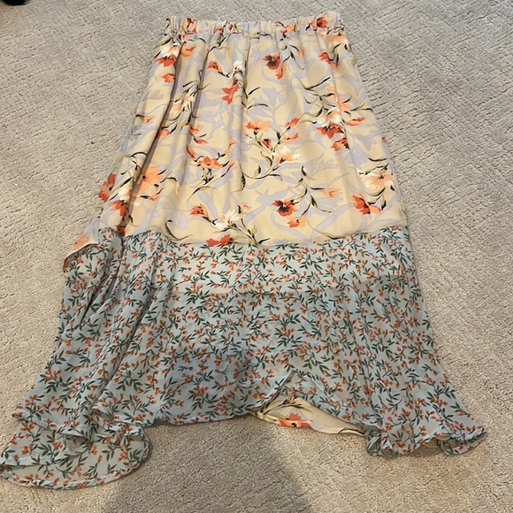 Code x Mode size XS MIDI Skirt - Picture 3 of 3